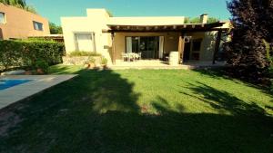 Casa EL Hache - Piscina - Chacras de Coria