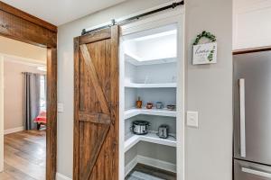 Family-Friendly Home with Yard 27 Mi to Nashville!