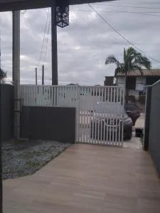 Lindo sobrado Praia de Leste/PR - 巴尔内阿里东海滩