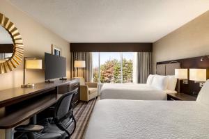 Standard Double Room - Non-Smoking room in Holiday Inn Gaithersburg