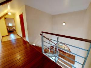 Maisons de vacances Gite Carelles, 5 pieces, 11 personnes - FR-1-600-57 : photos des chambres