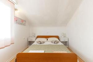 Holiday house with a swimming pool Kotlenice, Zagora - 22219