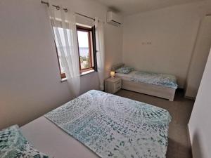 Apartments with parking space Crikvenica - 22283