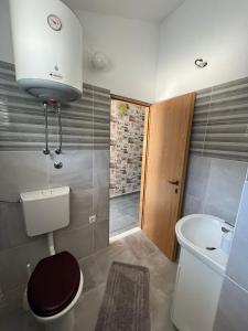 Apartments by the sea Jelsa, Hvar - 22256