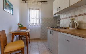 Nice Apartment In Medulin With Kitchen