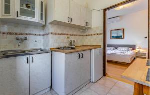 Nice Apartment In Medulin With Kitchen