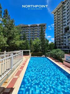 Studio Apartment with pool and gym by The Cusicks