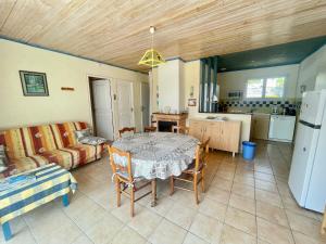 Maisons de vacances Maison Bretignolles-sur-Mer, 3 pieces, 4 personnes - FR-1-231-270 : photos des chambres
