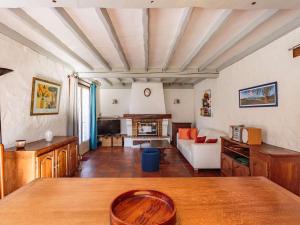 Villas Maison de caractere a Briscous: 4 chambres, jardin, proche Bayonne et plages, ideal famille et randonnees - FR-1-3-603 : photos des chambres
