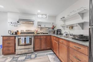 Cozy Haven Retreat 2Bed Basement