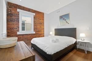 Lofts at Walnut: 1BR Fast Wi-Fi