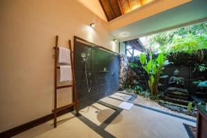 Luxury 3BR Infinity Jungle View Aashaya Villa Ubud