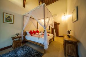 Luxury 3BR Infinity Jungle View Aashaya Villa Ubud