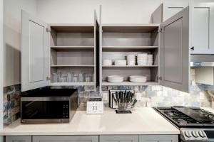 Hip Heights Home, 4bd, Location