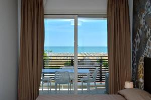 Adorable apartment with terrace overlooking the sea