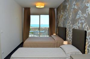 Adorable apartment with terrace overlooking the sea