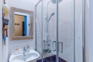 Studio Travel 24M2, 120m Vieux-Port ,Clim , Wifi ,Accès autonome avec code