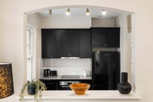 Boutique Apartment With Private Roof Terrace