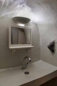 Deluxe Double Room room in Caveland