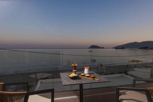 Horizon Apartments - Beachfront Luxury, by ZanteWize