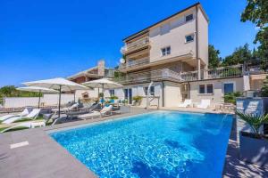 Apartment in Crikvenica 34976