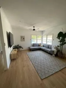 Home away from home - 凯阿布勒姆