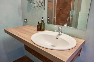 Bright and Peaceful Apartment in Historic Palazzo