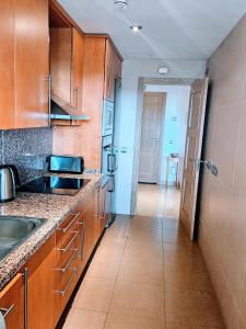 Puerto de la Duquesa, Beachfront Sea views 500m to Beach and Duquesa Marina