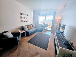 Puerto de la Duquesa, Beachfront Sea views 500m to Beach and Duquesa Marina