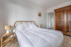 Appartements Appartement pour 4 face mer plage + piscine : photos des chambres