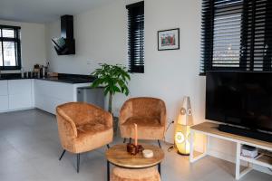 8 persons waterfront Villa Tulpenacker