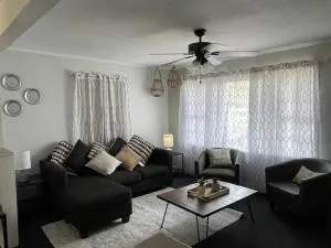 1 king/2queen bd home next to big park - توماسفيل