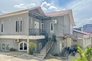 Namirah Syariah Guesthouse Balikpapan Redpartner - Soengaiseloeang
