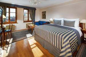 Grand Deluxe Double / Twin Room room in Golden Well