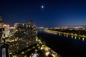 BW Residences penthouse 2BDR with pool&gym