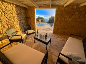 Villa Kaminia Rose private pool & Jacuzzi