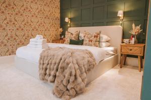 Luxury, Castle View Apartment Windsor Town Centre