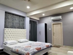 RaDiant Club & Resort