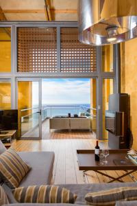 Seafront Ravdoucha Epavlis Athina Villa - Pool, Gym, Sauna, Private Parking, WiFi