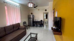 Spacious Studio & Pool facility.