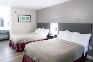 Double Room with Two Double Beds - Non-Smoking room in Quality Inn Carrollton