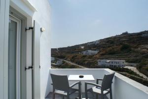 Petra & Fos Studios and Rooms Sifnos Greece