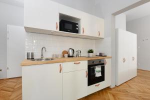 Monochrome Chic Apartments R61