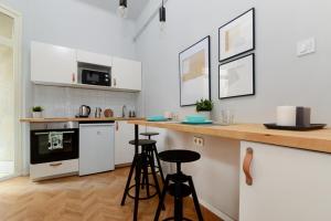 Monochrome Chic Apartments R61