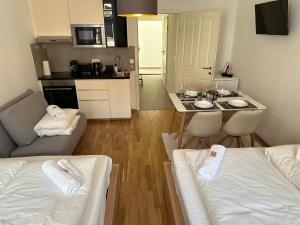 Cozy 5-Person Apartment in Vienna 6