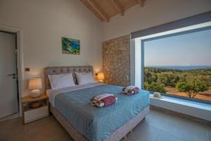 Majestic Stone Villa Sea View Pool