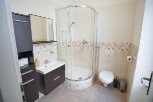 Elegant & Stylish Center Apartments!