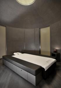 Armani Hotel Dubai Hotel In Dubai Easy Online Booking Armani Hotel Dubai Hotel In Dubai Easy Online Booking