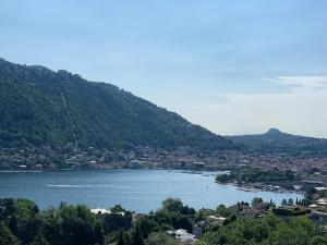 La finestra sul lago di Como