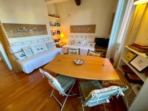 Le Suquet Style IV by Connexion